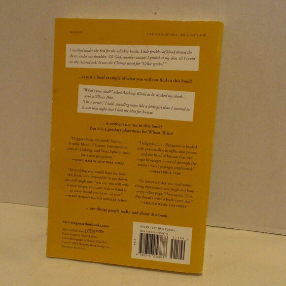 Tina Fey Bossy Pants SNL Writer Medium Black White Yellow Paperback Reading Book - Picture 2 of 4